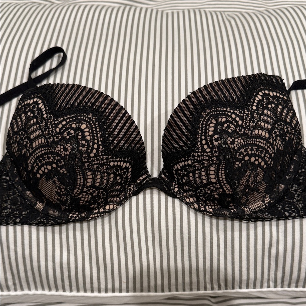 Chic Black Lace Bra